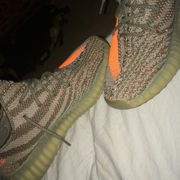 Yezzys - Picture 3 of 4